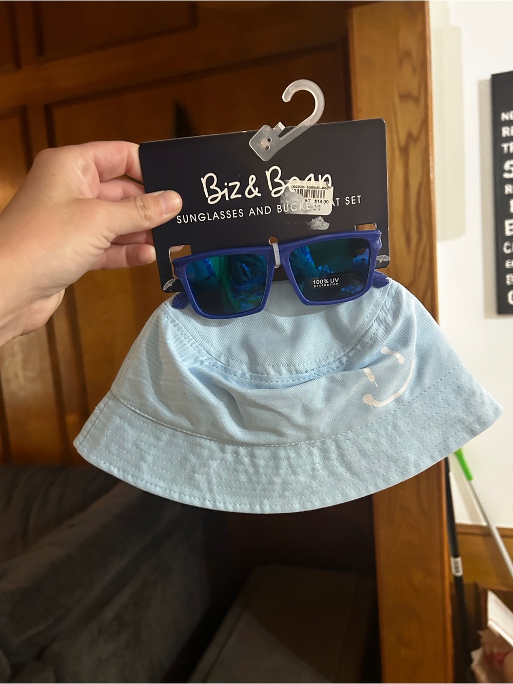 Kids Light Blue Bucket Hat with Blue Sunglasses